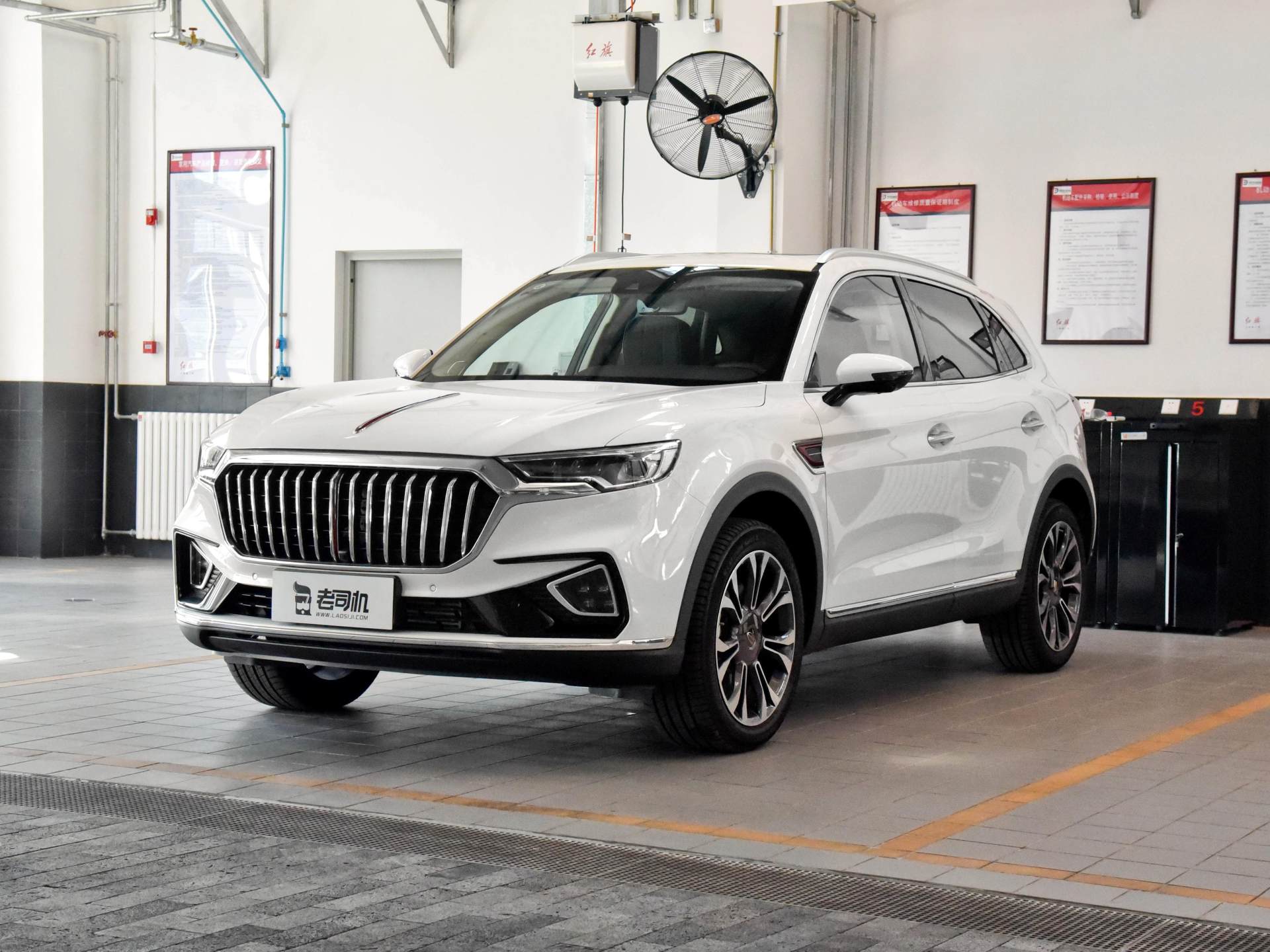 18万左右,你会选合资还是这两款国产suv?红旗hs5 vs 传祺gs8