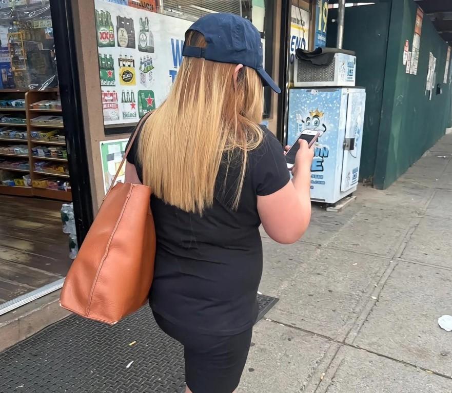 凤姐近况:现身美国街头!穿平角裤身形似面包,沧桑样貌尽显