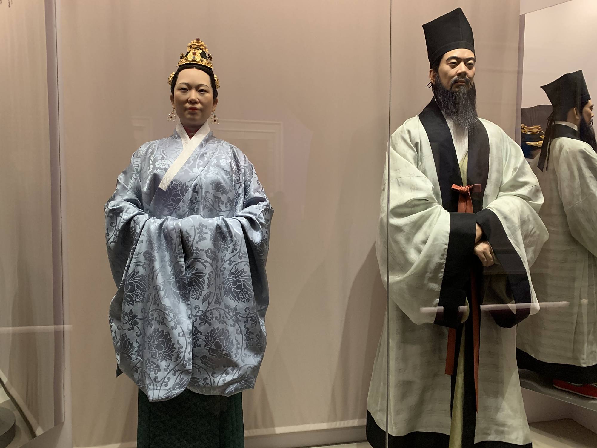 古人穿衣服很华丽吗?