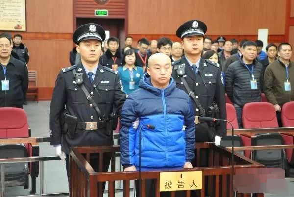 大案纪实:为满足扭曲的性幻想,强奸幼女2人,妇女10人,被判死刑后又