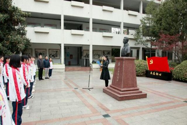 党史学习教育︱徐州高等师范学校:传承"红专师范"文化 缅怀革命先烈