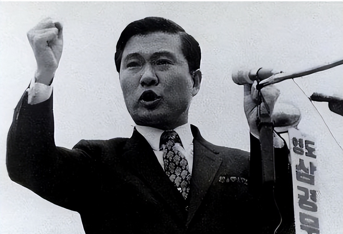 96年,韩国最强特工面见朝鲜领袖前:强忍疼痛将窃听器塞入尿道