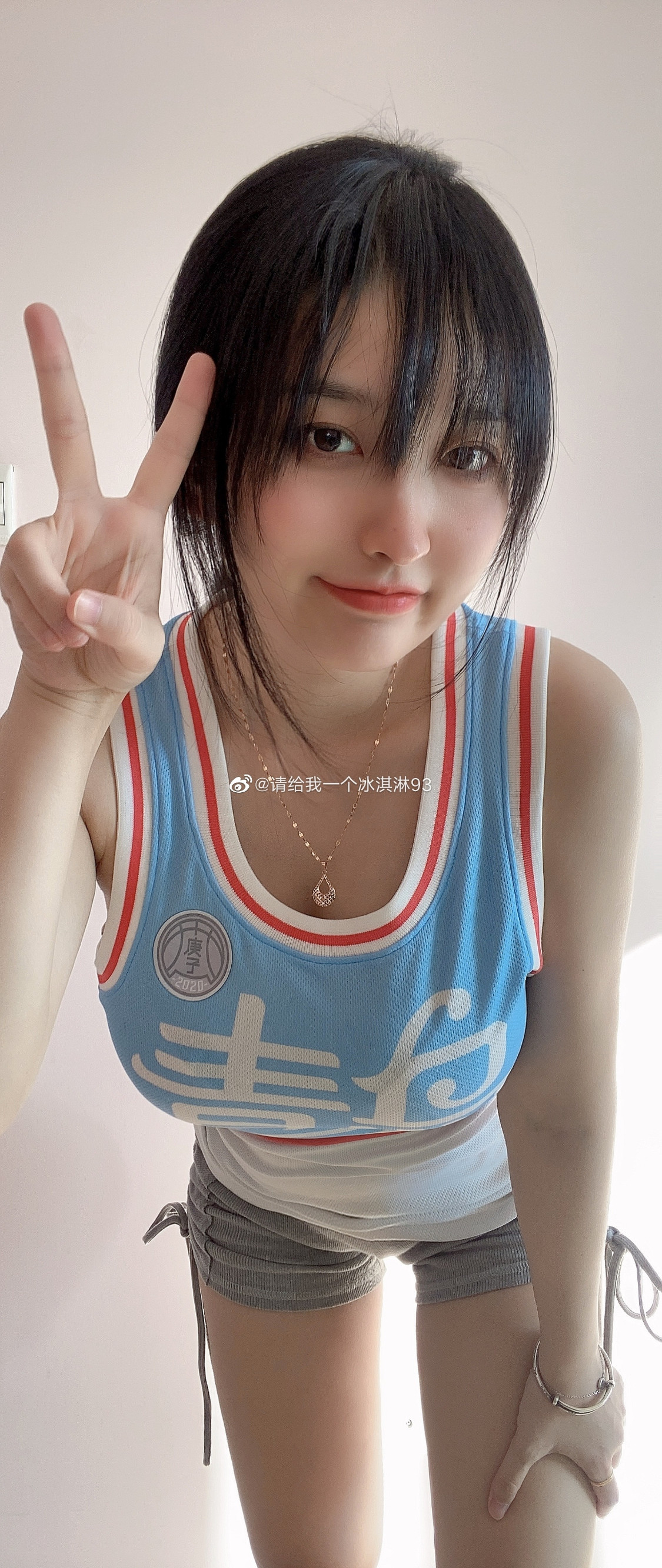 "虎扑女神"冰淇淋翻车!伪素颜伪身材,知道真相后的直男崩溃了