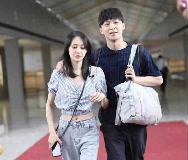 郑爽隐婚代孕子女,前夫张恒被迫爆光的真正原因很复杂?