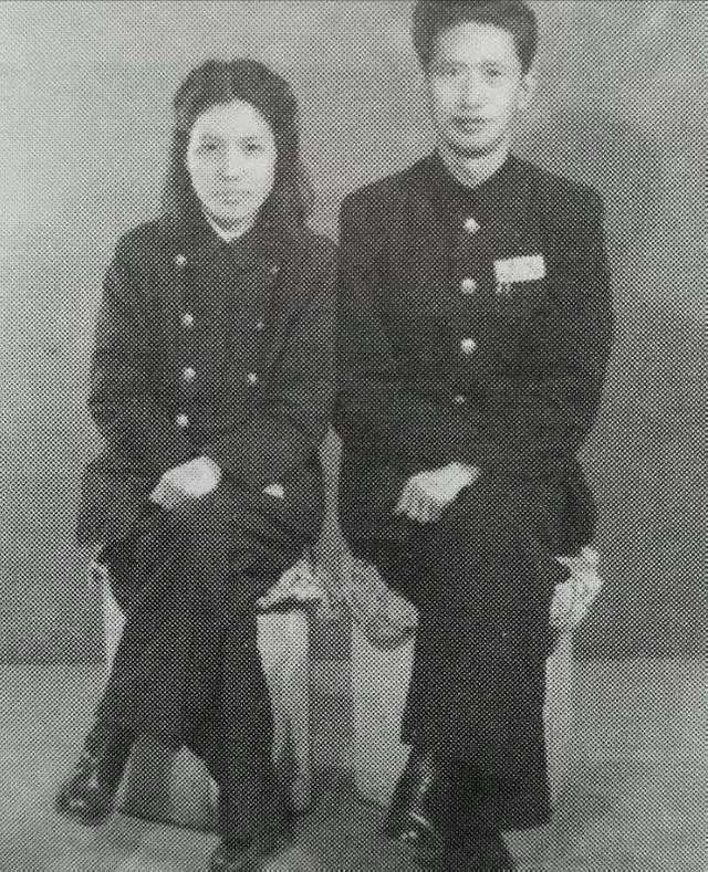 周希汉老大不小依旧单身陈赓帮他出主意当晚就与17岁周璇结婚