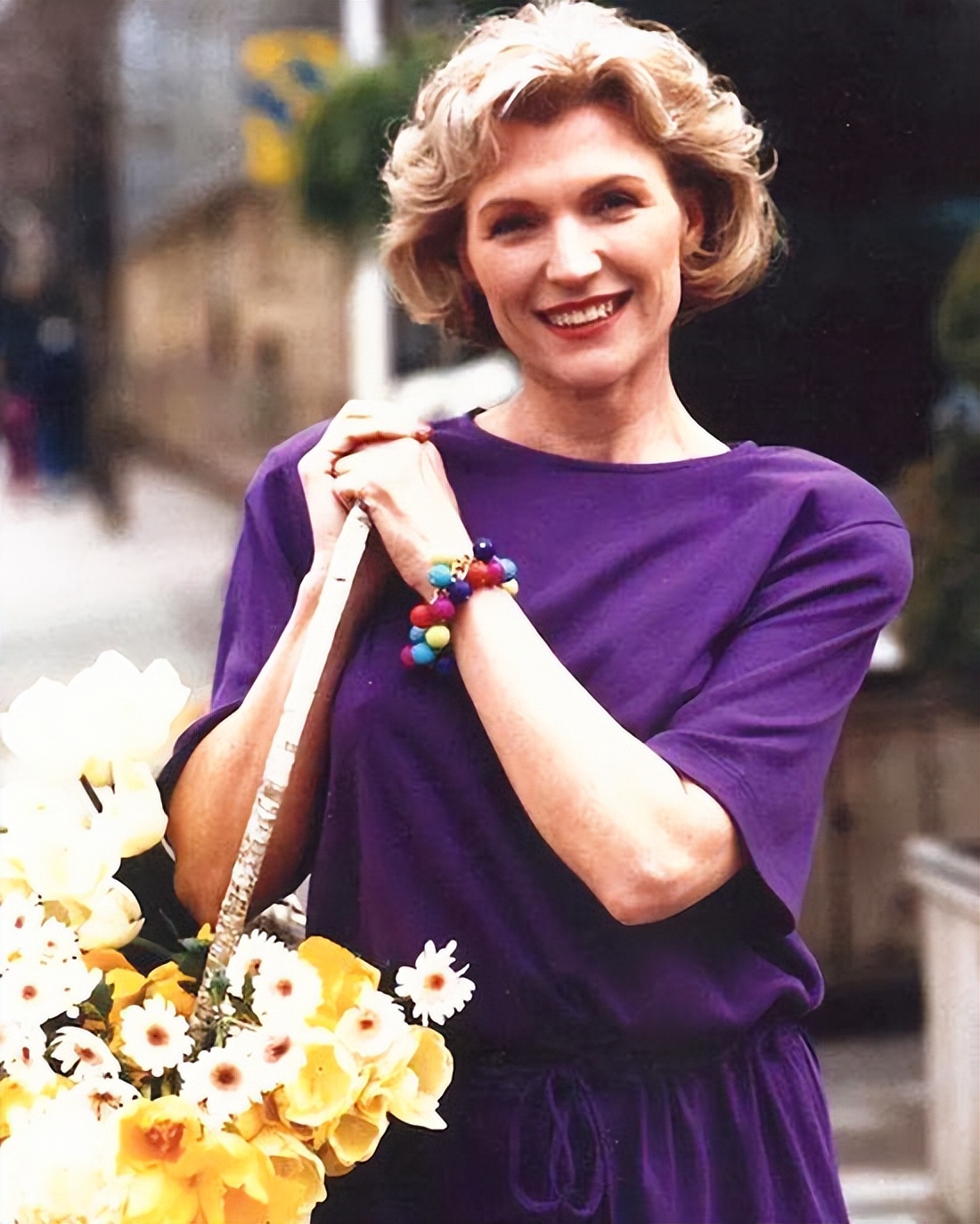 梅耶·马斯克结束中国行,60岁当模特,83岁开直播,人生从来不晚