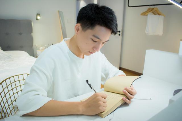 时尚美容教主王伟丰:女当温柔,更有力量