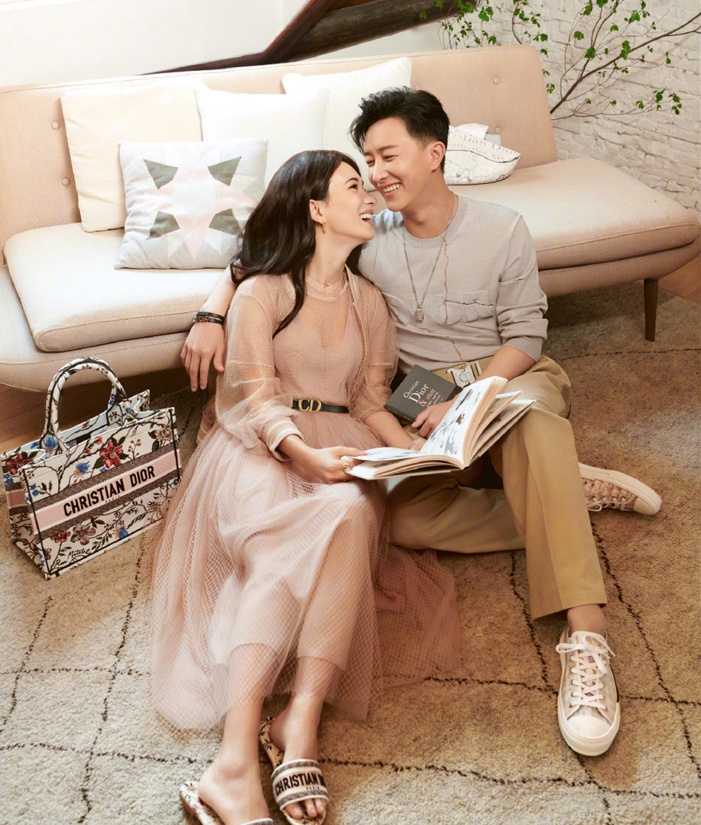 韩庚深夜为卢靖姗庆生,两个字道出浓浓爱意,网友直呼太甜受不了