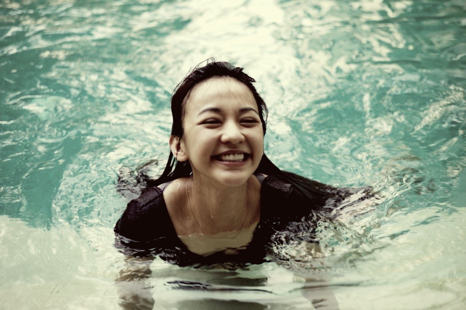 回顾看似清纯实则海王嫁给导演后的陈意涵如今过得怎样