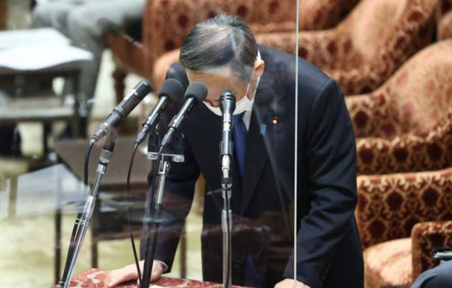 菅义伟真的怕了?8个月6次鞠躬道歉,关键时刻,拜登火速表态