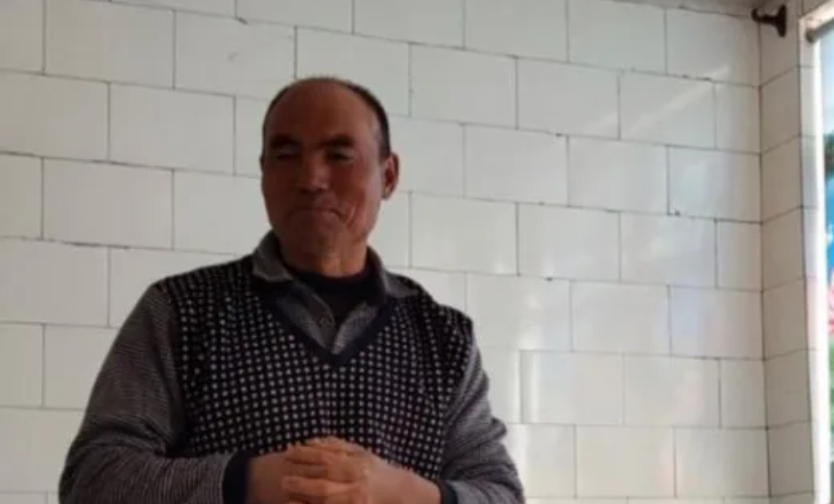 2021年,甘肃山地马拉松事故中,救了6人的牧羊人后来怎样了?