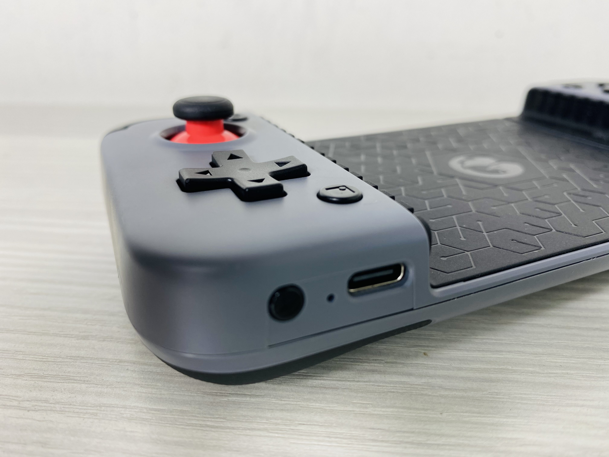 买不起switch游戏机,试试这款国产手柄,免费游戏任你玩