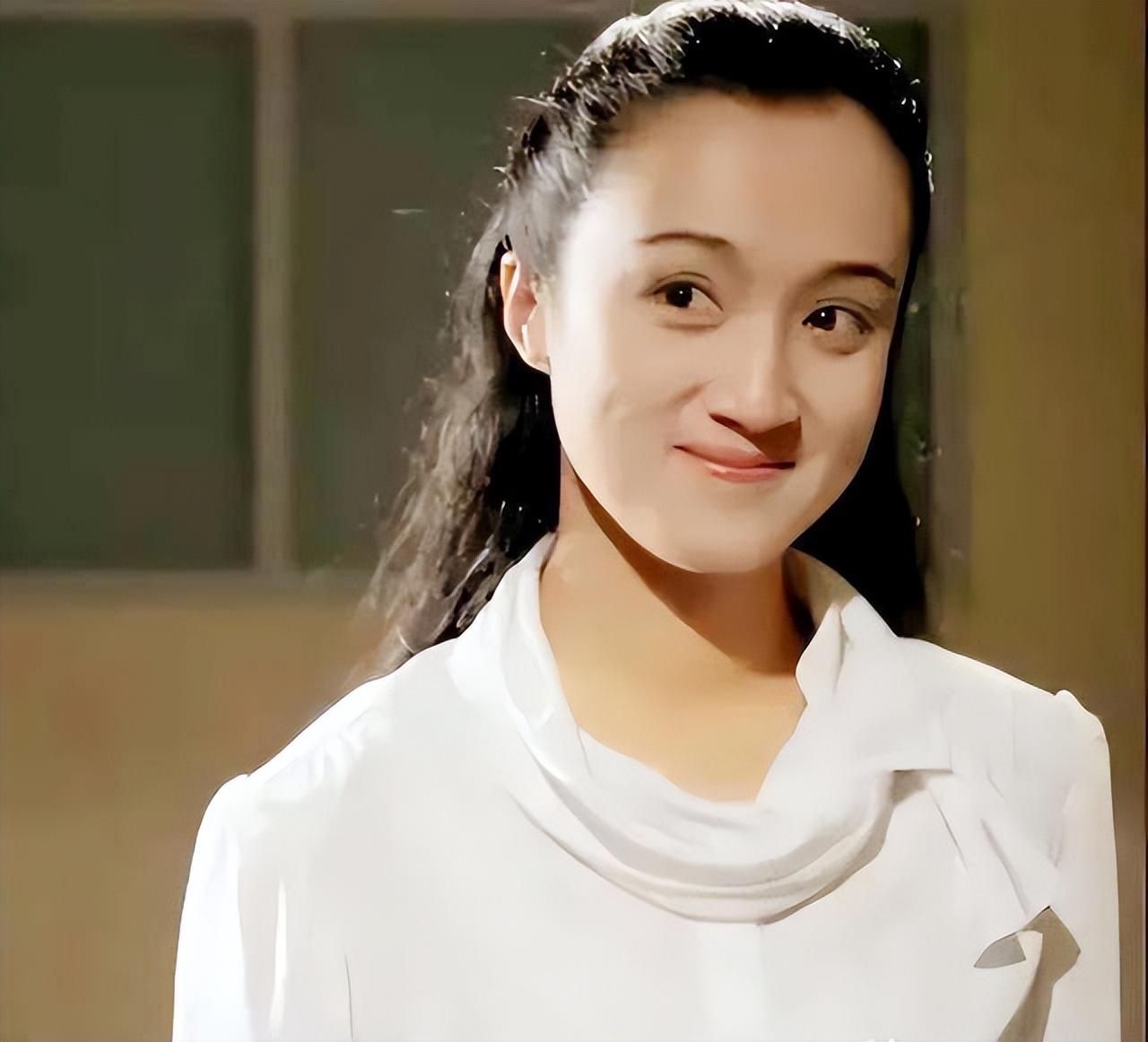 著名女星杨昆:曾被物业公司告上法庭,后悔没有生孩子