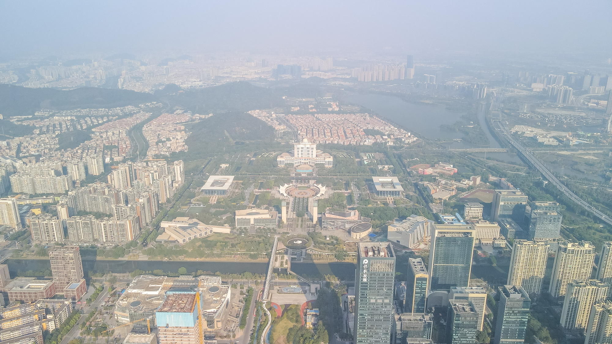顺德城市新地标,航拍下的金凤凰广场,景观太震撼了