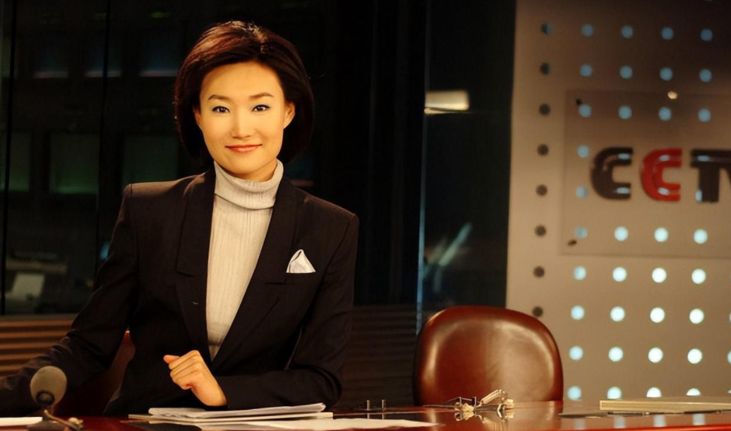 回顾央视美女主持人李梓萌风光背后有艰辛婚恋成父母的心病