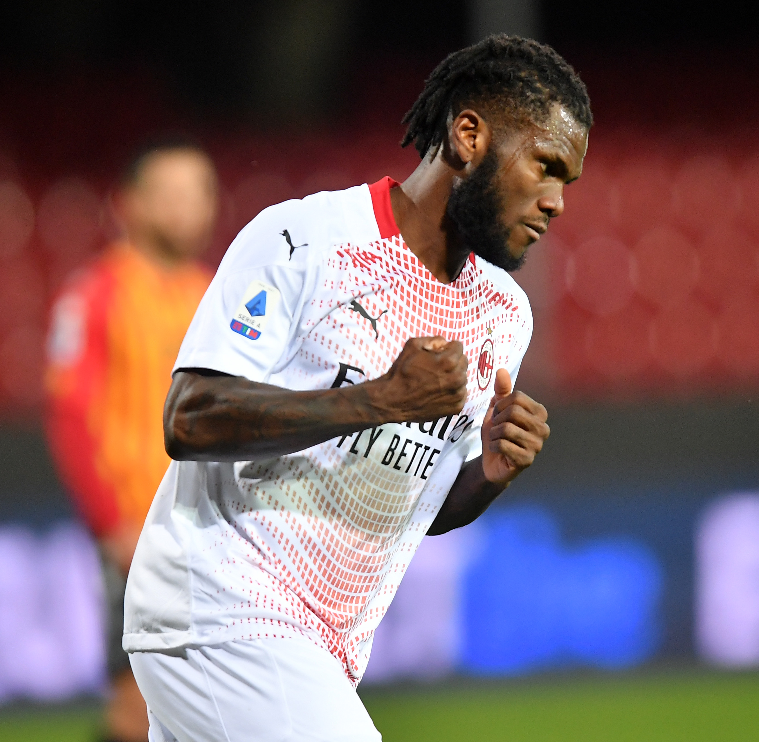 足球——意甲:ac米兰胜贝内文托