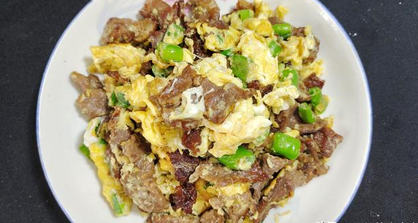 牛肉炒蛋:一盘全是优质蛋白!花5分钟炒一盘,美味滋补难停歇