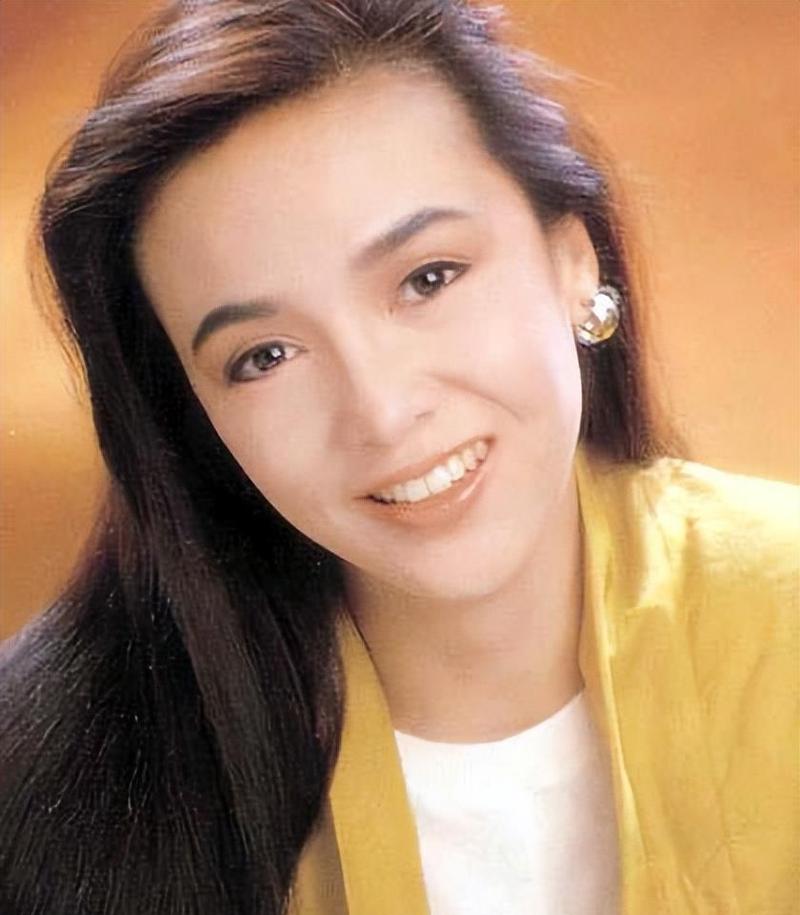 亚洲第一视后:郑裕玲 家庭原因导致终身不婚,62岁只能与钱为伴