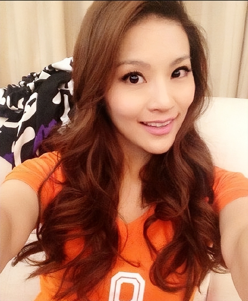 央视著名主持孟盛楠:41岁仍未婚单身,对老家甘肃兰州一往情深