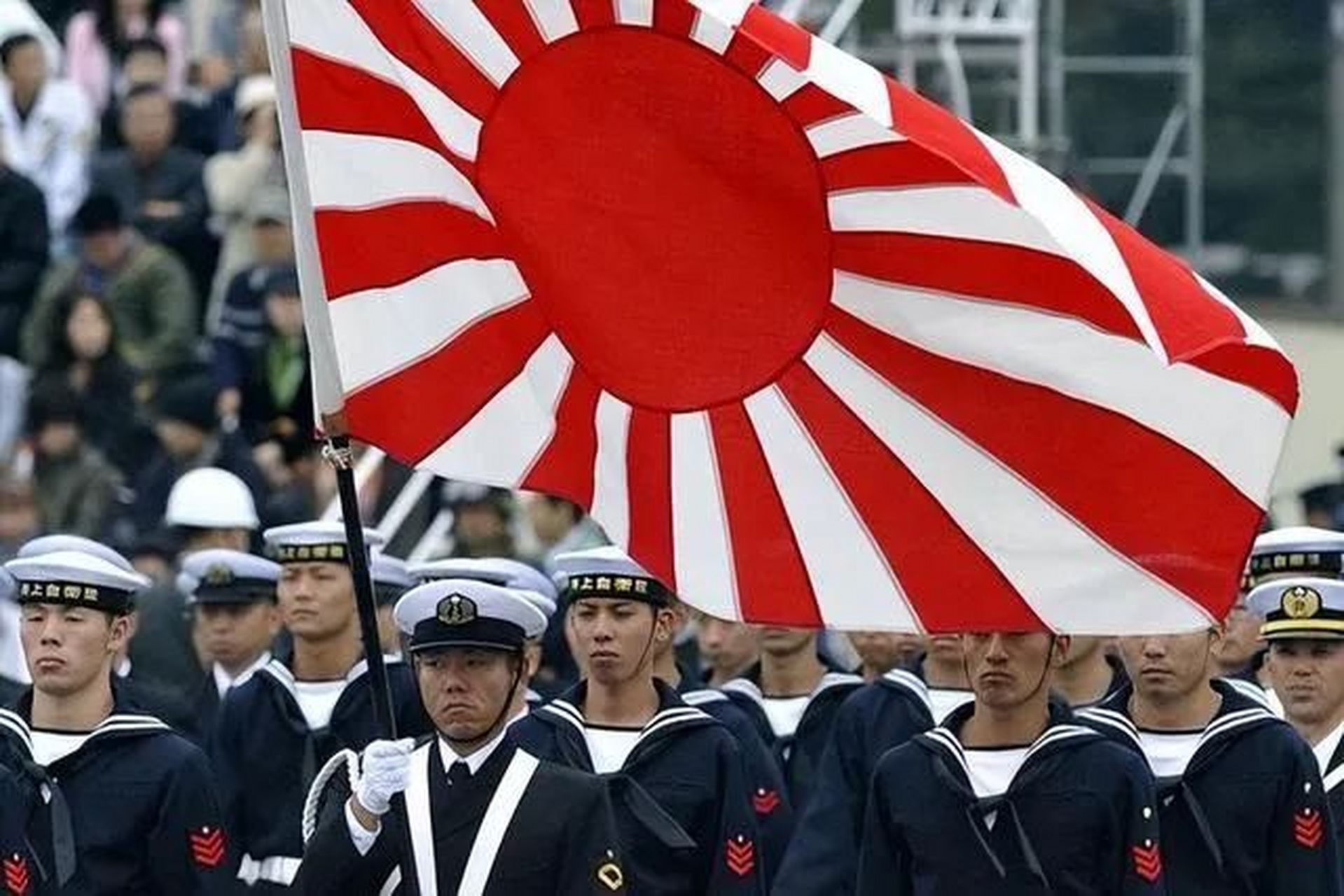 "百卷万国公法不如数门大炮,数册亲善条约不如一筐弹药"——日本军国