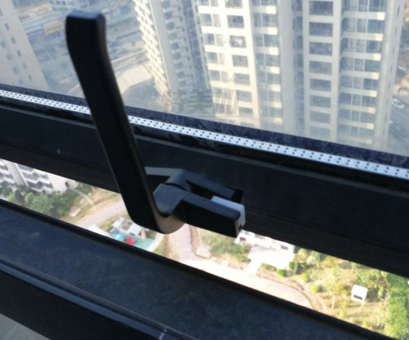 更换窗户把手的详细步骤