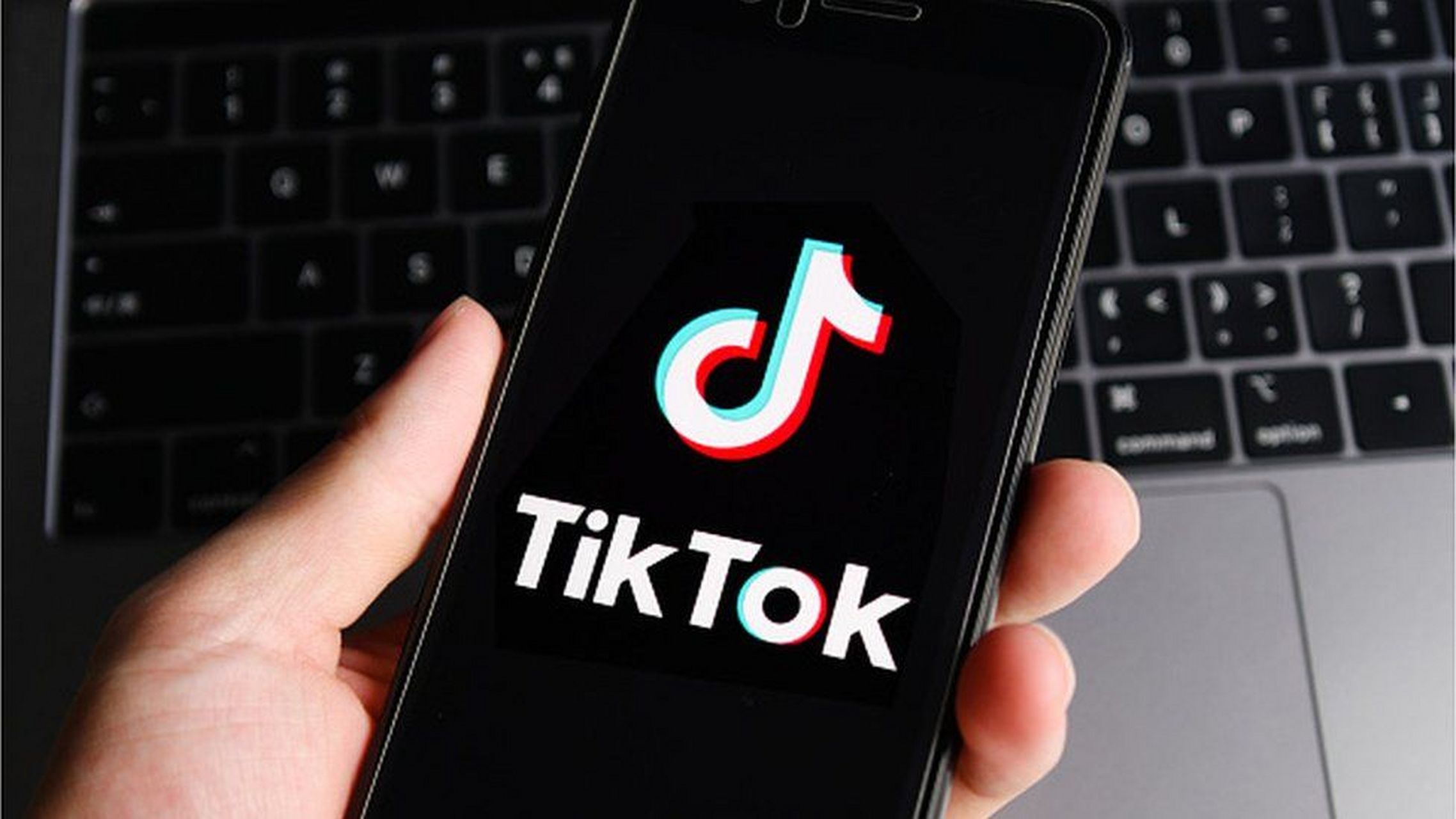 经过巴以冲突事件过后,百炼刀认为抖音海外版(也就是tik tok)在西方的