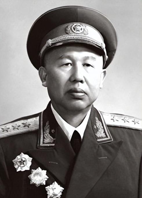 杨得志听闻上将王平路过武汉不下车,怒问:他想干啥,给他绑过来