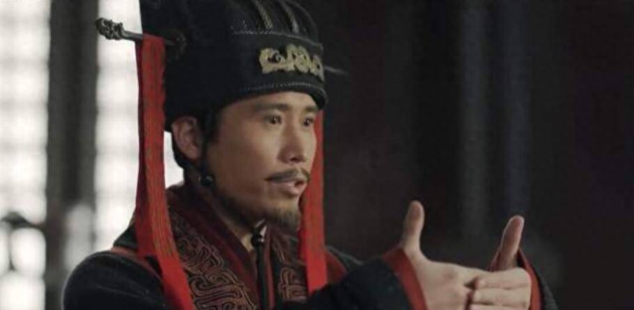 分封制,就是给功臣和王室子弟以土地,让他们享有对自己封地的管理,即