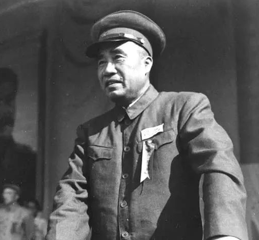 回顾她17岁嫁给朱老总一生无子相伴47载81岁追夫而去