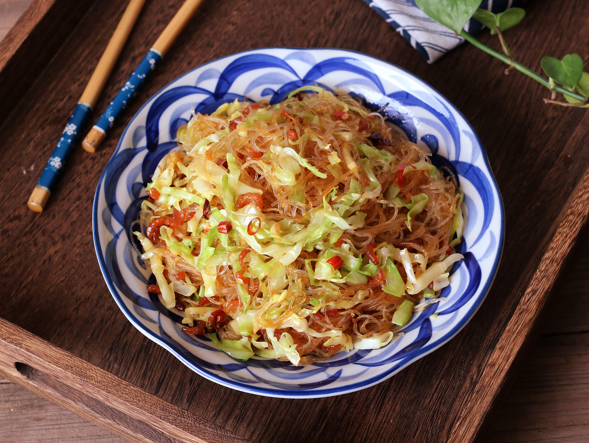 炒粉丝时,要不要先焯水?学会夜宵摊做法,粉丝根根顺滑不粘锅