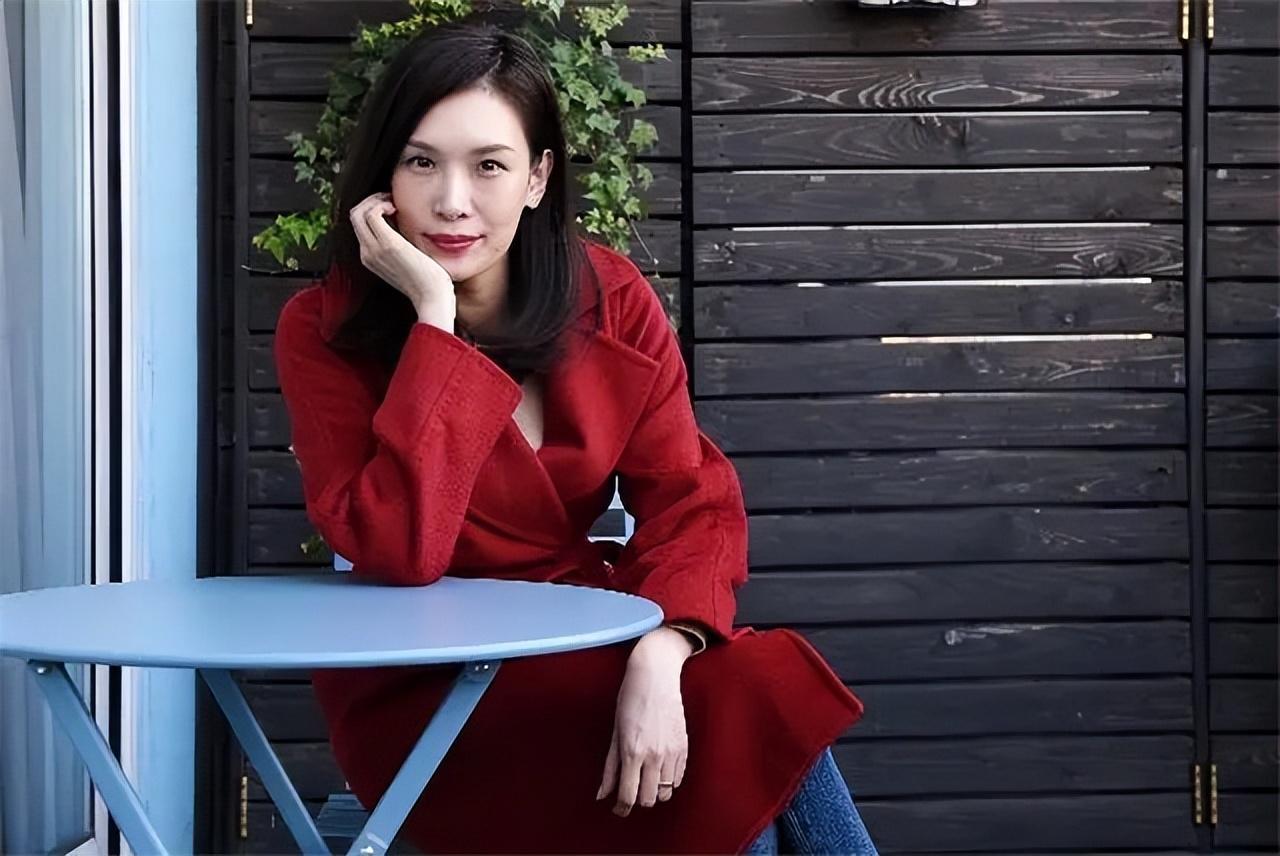 超模佟晨洁,与谢晖被誉为国内小贝和辣妹,离婚后却嫁给了魏巍