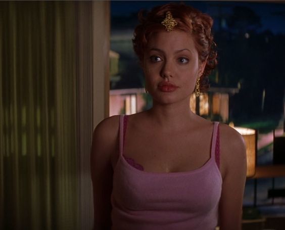 安吉丽娜·朱莉透露离婚原因,皮特坚持跟韦恩斯坦合作,这很痛苦