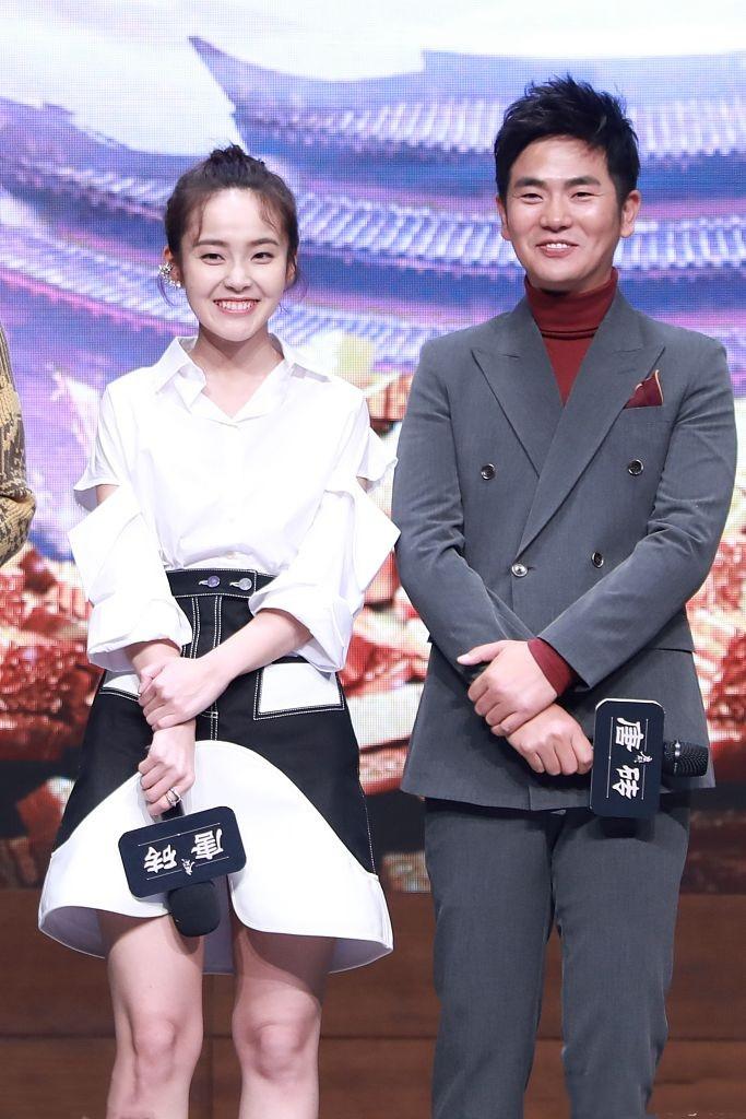 张佳宁明星舅舅是熟悉的他!二人同框拍片似同龄,不像爷俩像情侣