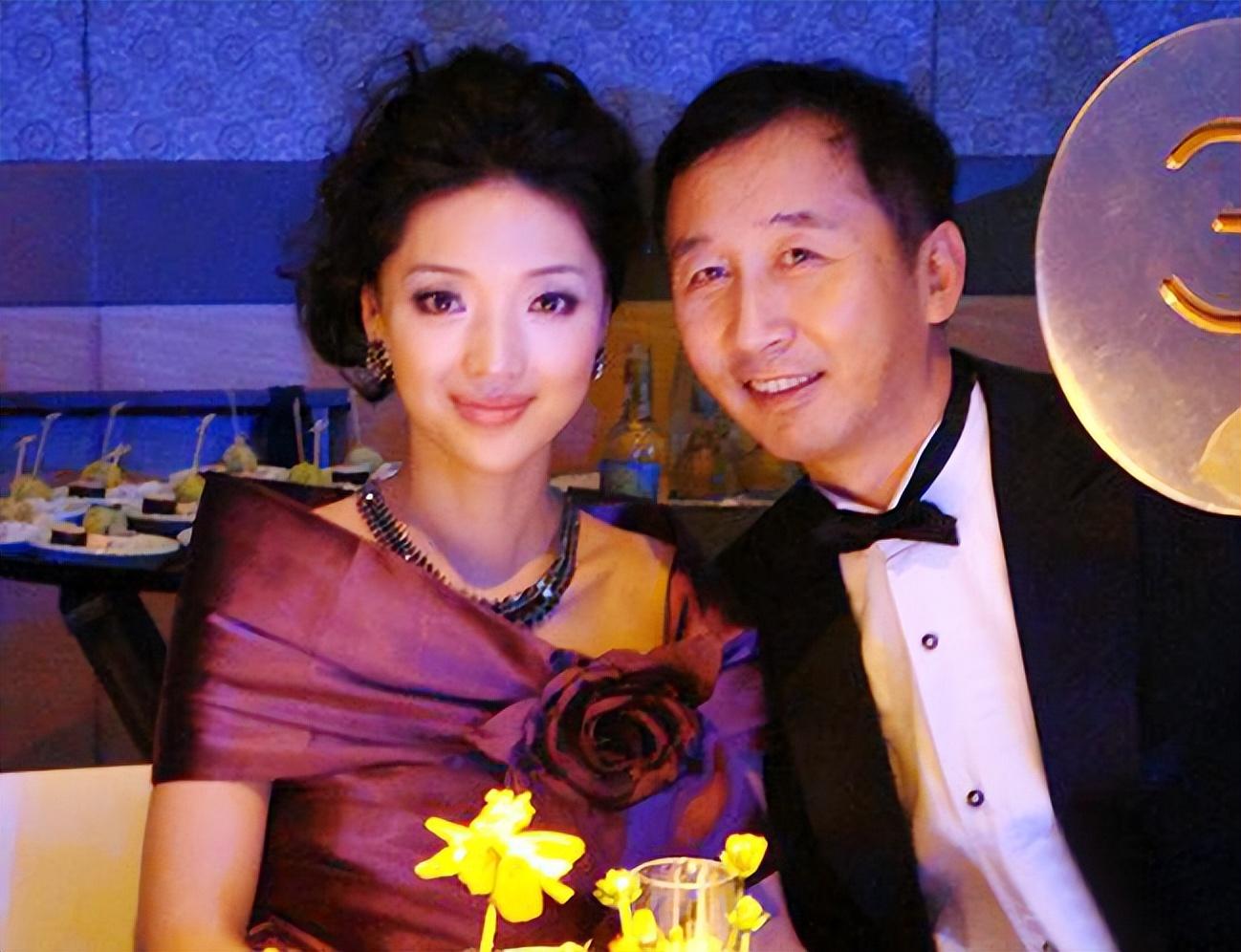 名导冯小宁:再婚迎娶刘小微,妻子为何称他是"恶魔导演"?