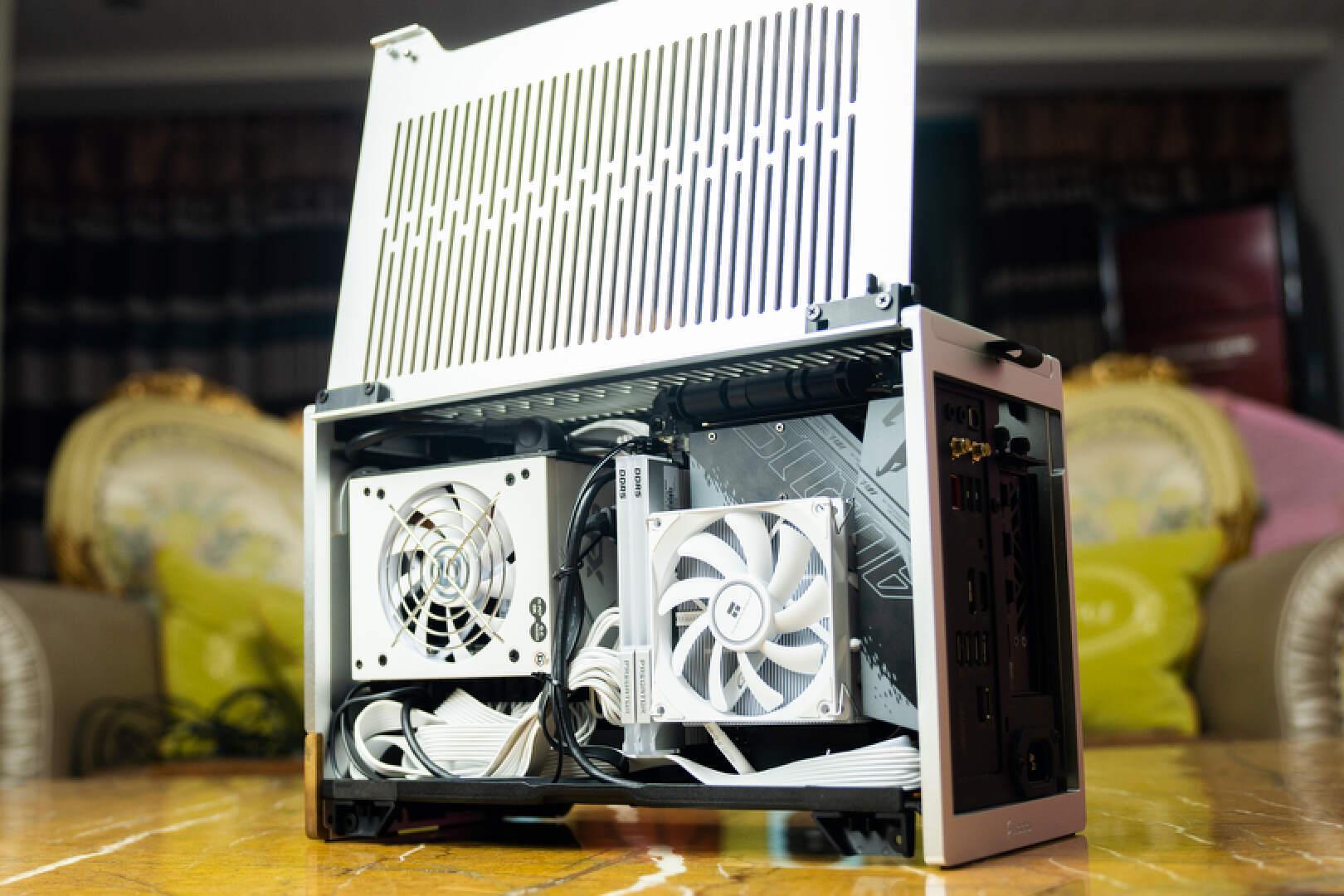 分形工艺terra itx机箱3i平台装机:13400/b760i迷你小雕 /a770