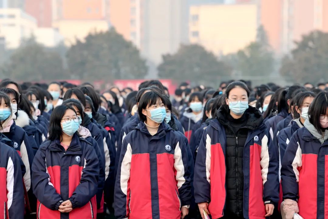 驻马店高中举行2022年春期开学典礼暨2019级高考百日誓师大会