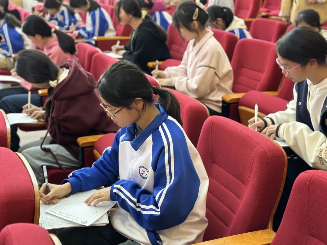 阜阳阜南县第六初级中学举行"书法进校园"·硬笔书法大赛活动