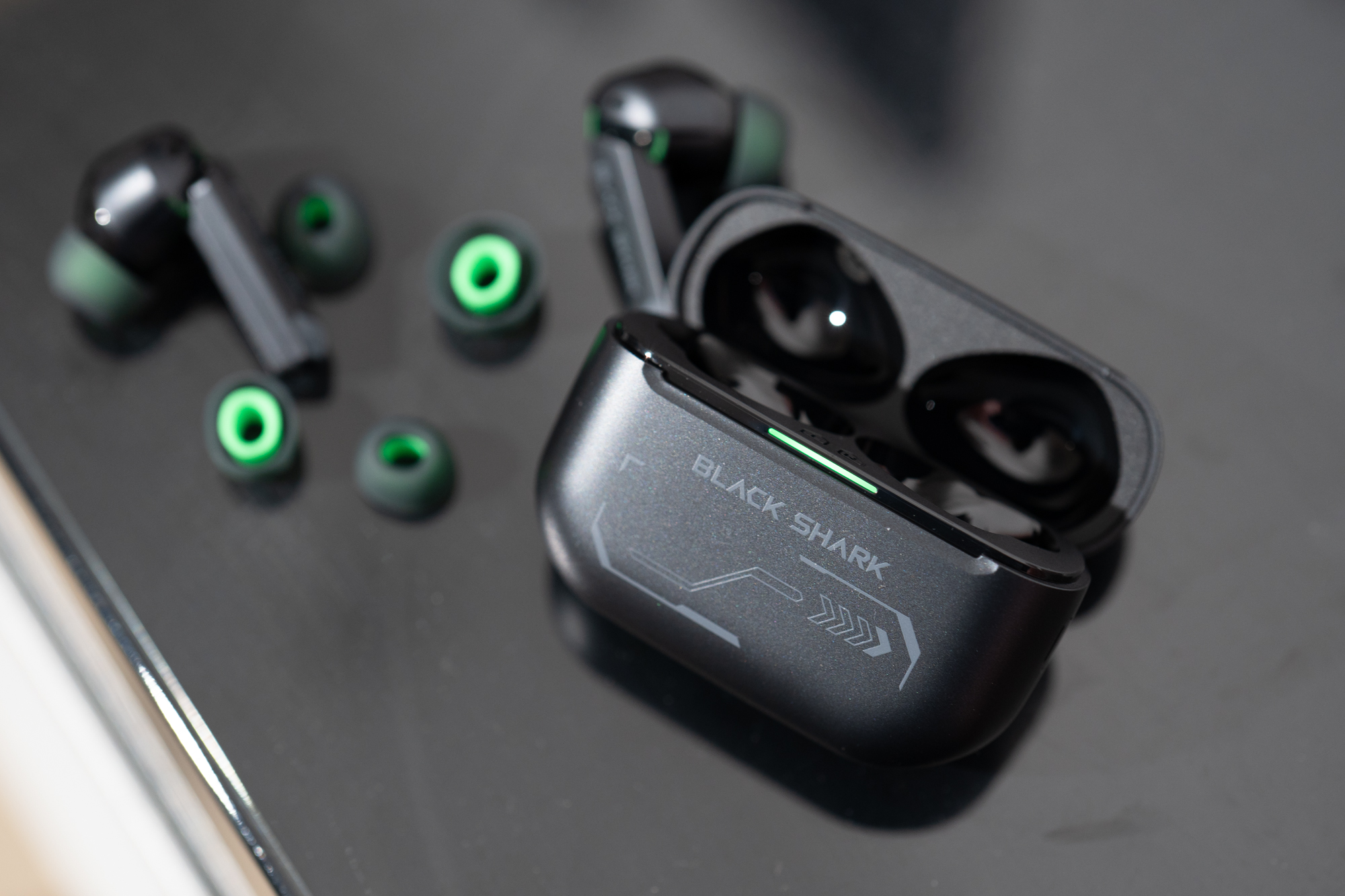 把降噪发挥到极致的黑鲨凤鸣真无线蓝牙耳机