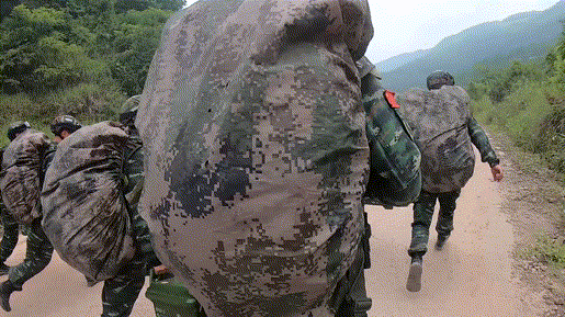 燃!一组动图带你直击特战队员实战化训练