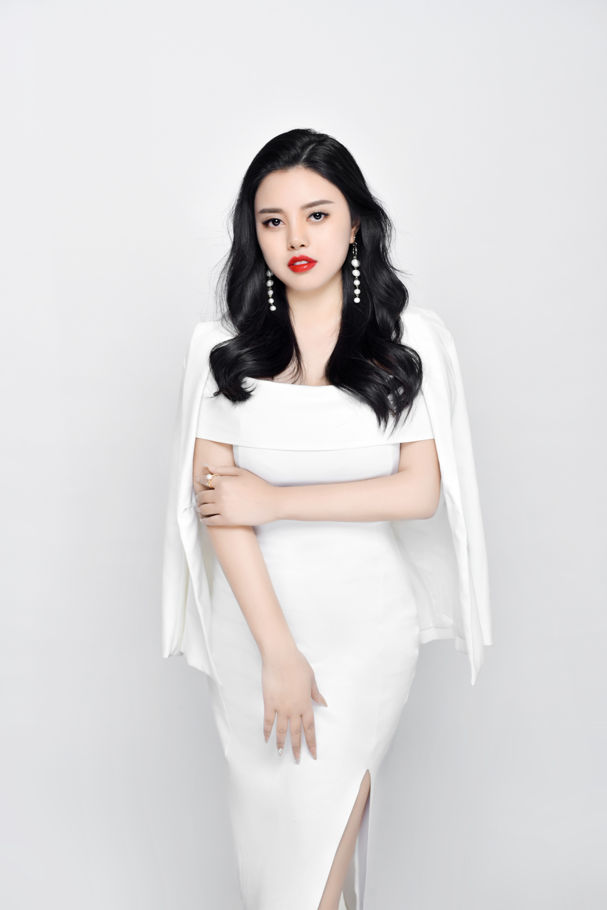 天胜集团四川纹绣技术部部长,首席纹绣师——高艺菲