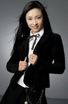 为了自己的梦想,白静在2002年考取了中央戏剧学院,和唐嫣,白百合文章