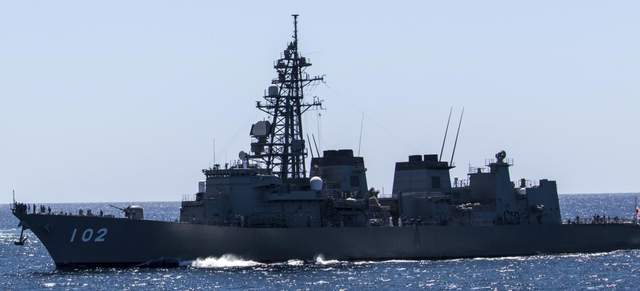 日本口出狂言后,中国万吨巨舰逼近日近海,多地同时开火警告