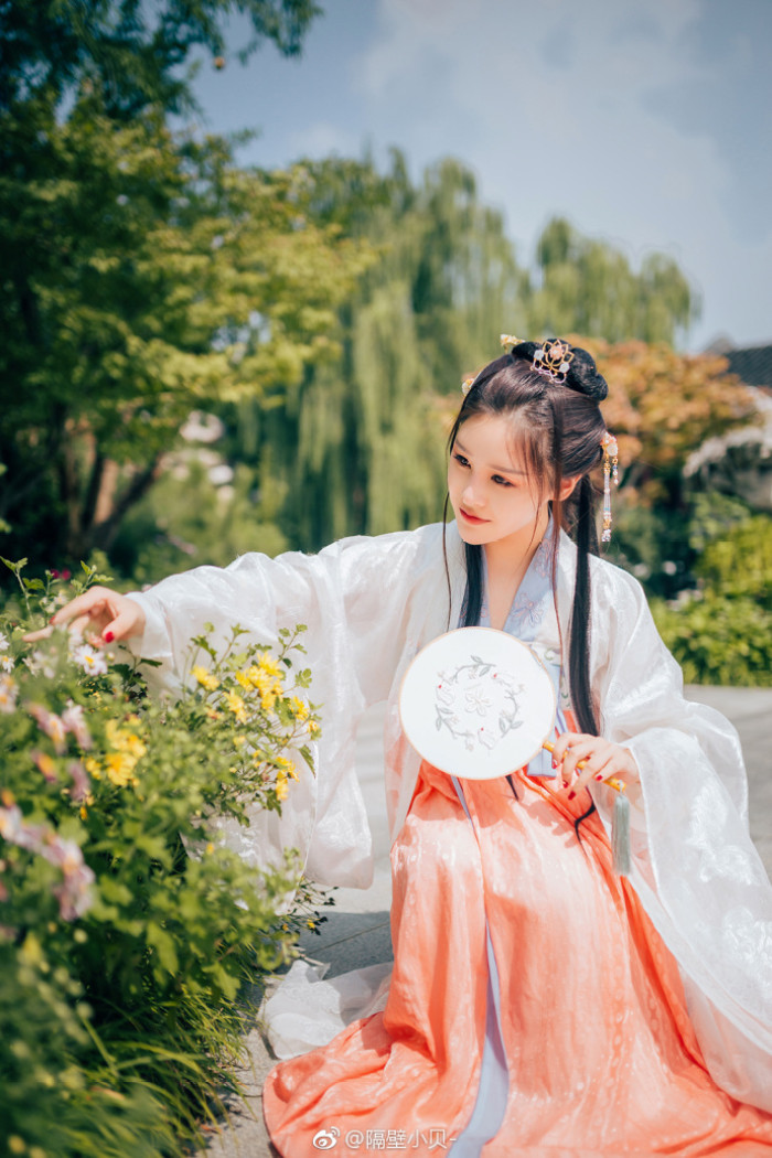 《时光的最后一秒》青砖绿瓦,陌上花开香染衣;朱门紫殿