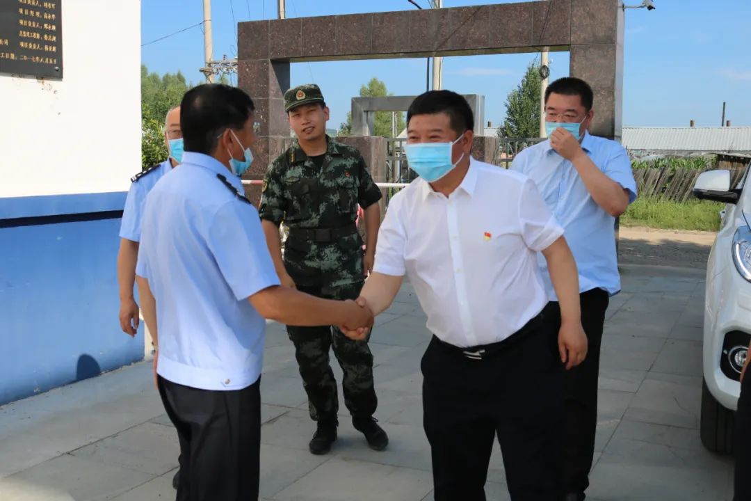 黑龙江塔河:县长宋波走访慰问武警中队官兵和看守所民警,关怀慰问迎"