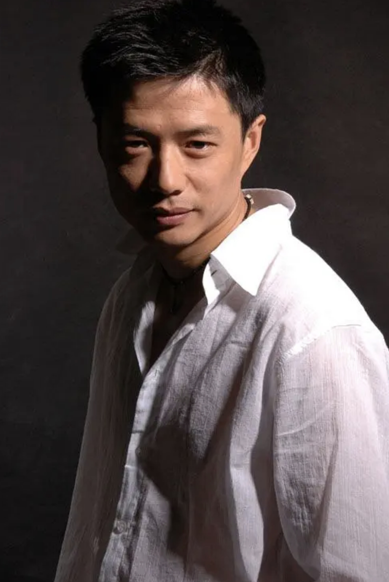 段奕宏娶了日籍师妹为妻结婚11年无绯闻活成人生赢家
