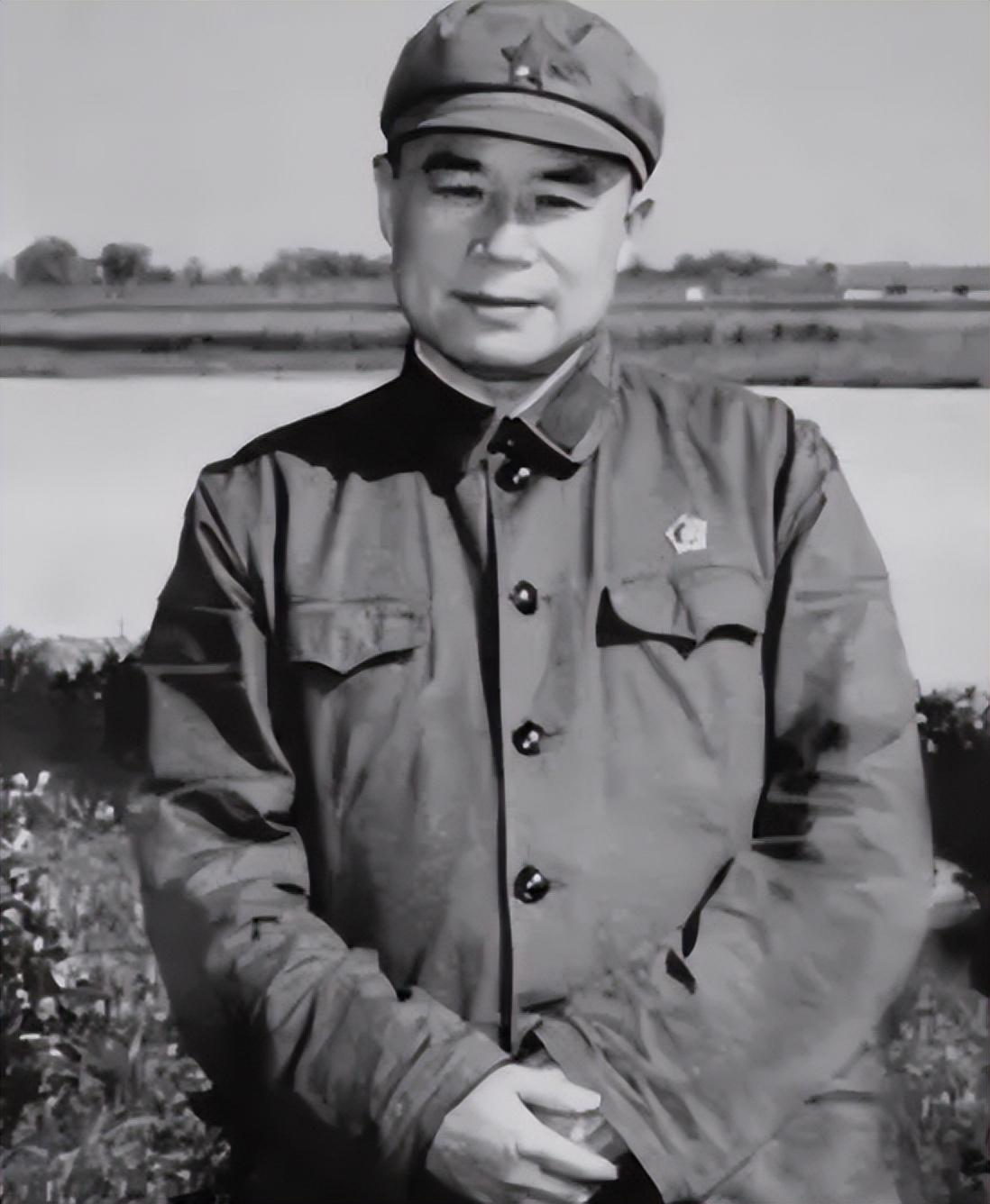 肖永银力促他与前妻相见,王近山扭头就走,感叹:幸亏我没见着