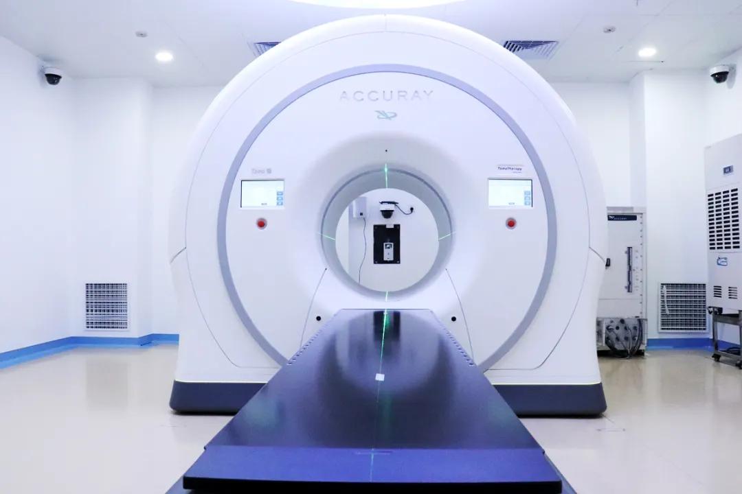 世界顶级放疗设备"tomo螺旋断层放疗系统"正式在我院投入使用!