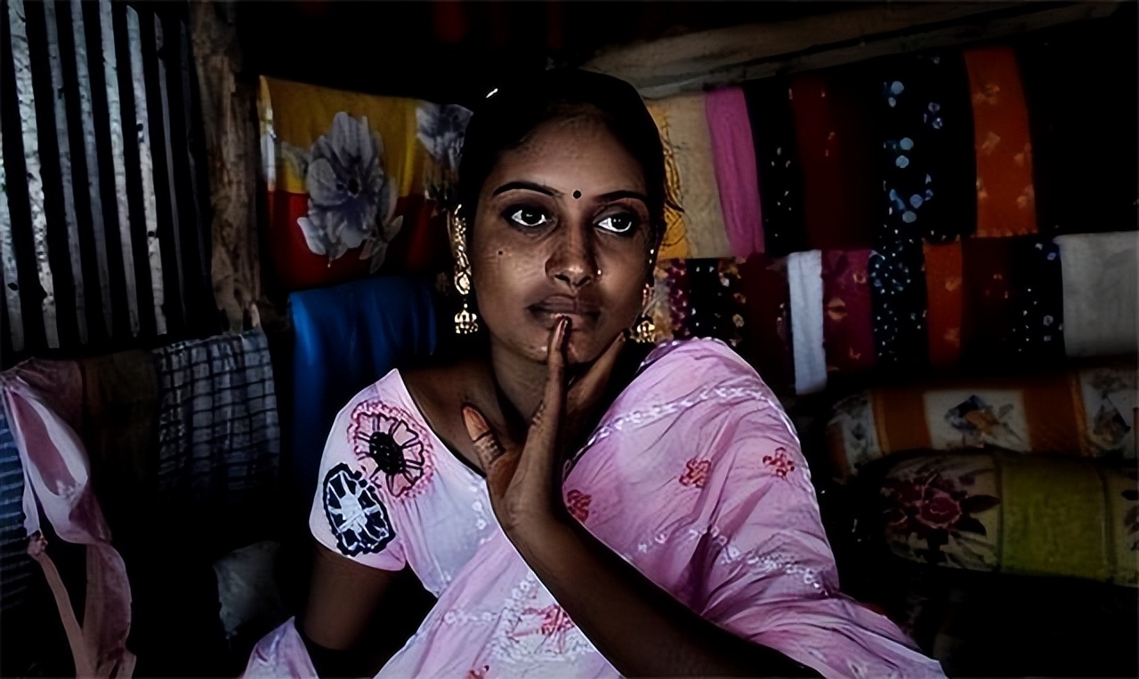 孟加拉女人村:女人的"合法囚笼",一旦进入终身无法摆脱
