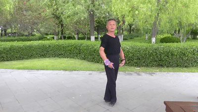 推荐66岁大叔退休后沉迷跳芭蕾，6年瘦了20斤！网友：厉害了