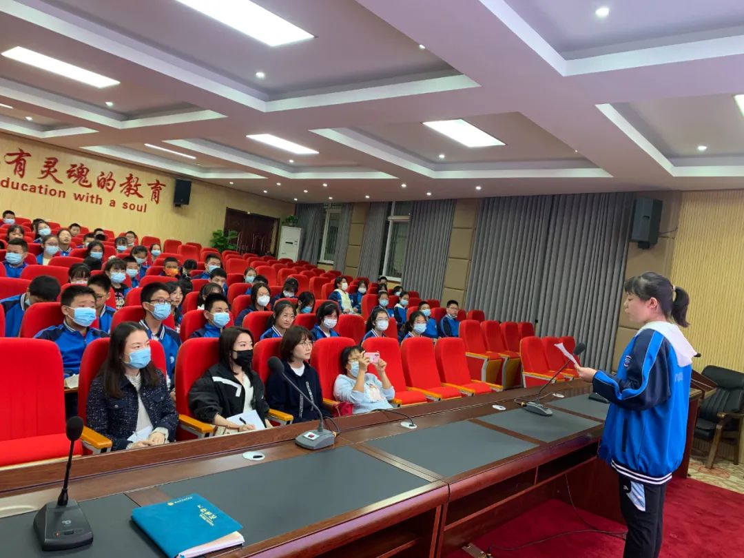 南充五中育英校区召开2022-2023届学生会换届选举暨成立大会